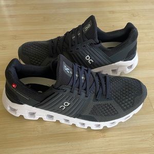 On Running, Cloudswift 3 urban running shoes, size 8, black/rock with white sole